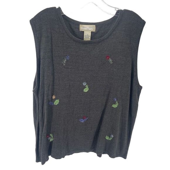 Studio Works Womens Tank Shirt Top Multicolor Floral Embroidered Acrylic Gray 2X - Picture 2 of 10